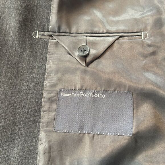 Men’s Perry Ellis Portfolio 2 Piece Gray Formal Suit Size 44 Jacket 36 Pants - Picture 9 of 15